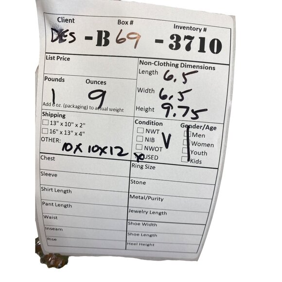 Vintage Green Glass Decanter With Etched Sailboat Design & Clear Swirls - Picture 11 of 11